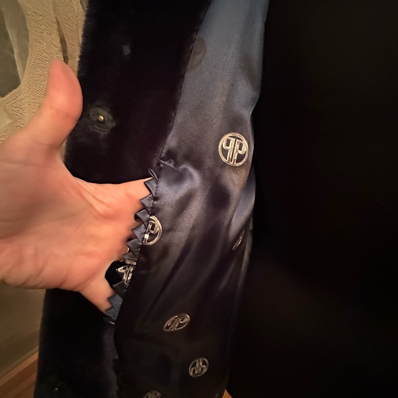 Dennis Basso faux fur coat - Picture 5 of 13